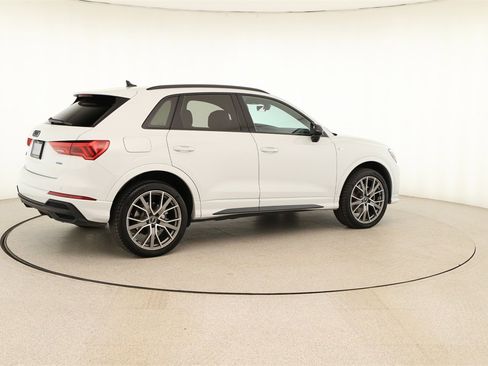 Certified 2025 Audi Q3 2.0T Premium Plus w/ Premium Plus Package image 7