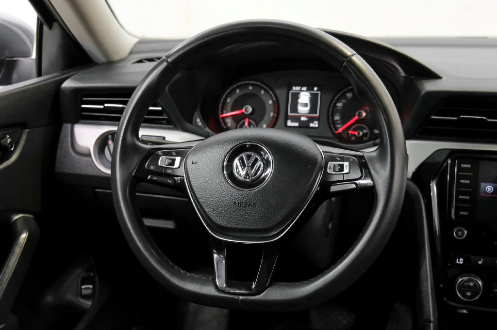 Used 2022 Volkswagen Passat 2.0T SE FWD image 21