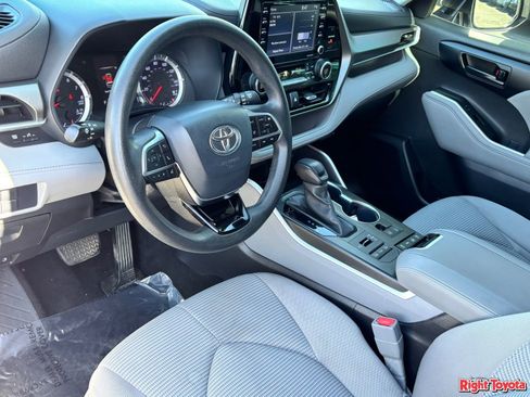 Certified 2020 Toyota Highlander L AWD/4WD image 19