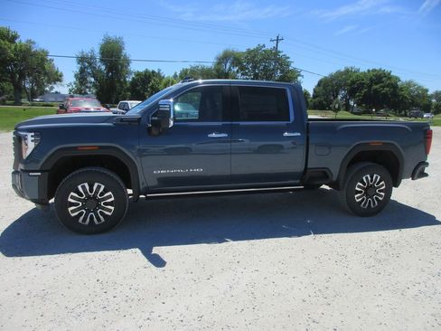 New 2026 GMC Sierra 2500 Denali Ultimate AWD/4WD image 10
