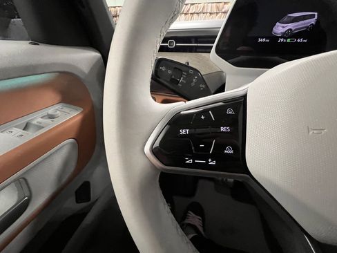 New 2025 Volkswagen ID. Buzz 1st Edition image 18