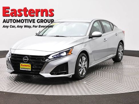 Used 2023 Nissan Altima 2.5 S FWD image 1