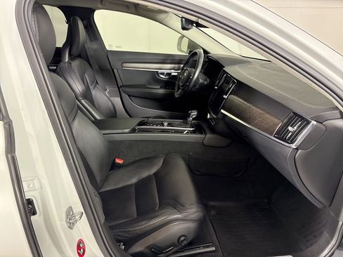 Used 2018 Volvo V90 T6 Cross Country w/ Convenience Package AWD/4WD image 14