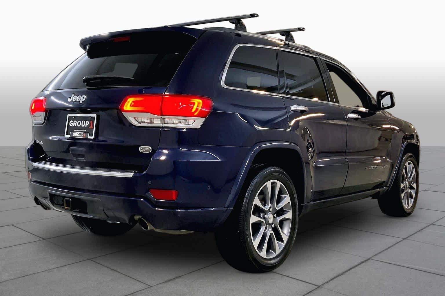 Used 2018 Jeep Grand Cherokee Overland AWD/4WD image 12