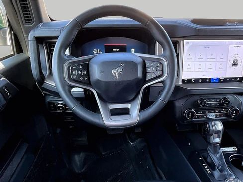 Used 2025 Ford Bronco Outer Banks AWD/4WD image 6