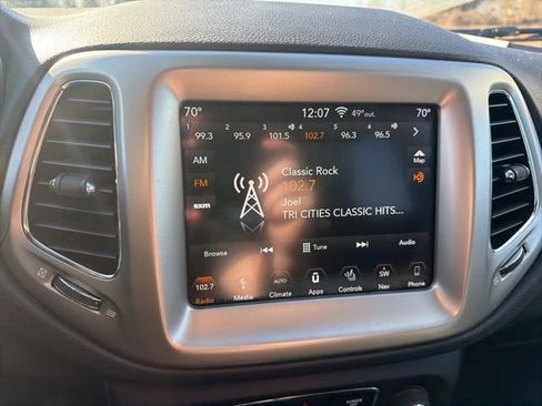 Used 2018 Jeep Compass Latitude w/ Popular Equipment Group image 18