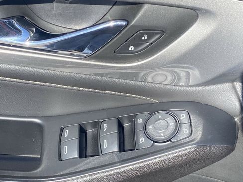 Used 2023 Chevrolet Traverse LT w/ LT Premium Package FWD image 21