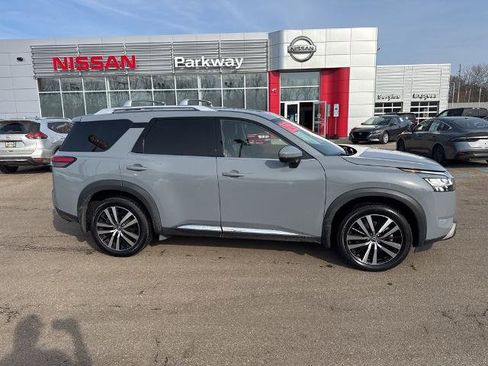 Certified 2023 Nissan Pathfinder Platinum image 8