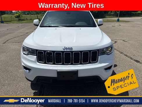Used 2017 Jeep Grand Cherokee Laredo AWD/4WD image 8