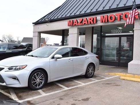 Used 2017 Lexus ES 350 w/ Premium Package image 9