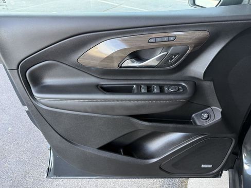 Used 2022 GMC Terrain Denali w/ Denali Premium Package image 9