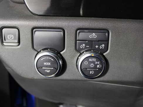 Used 2024 GMC Sierra 1500 Elevation image 14