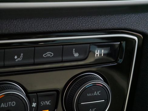 Certified 2023 Volkswagen Atlas SE image 29