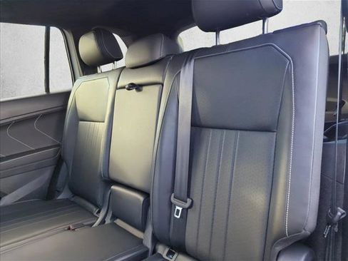 Used 2022 Volkswagen Tiguan SE R-Line image 22