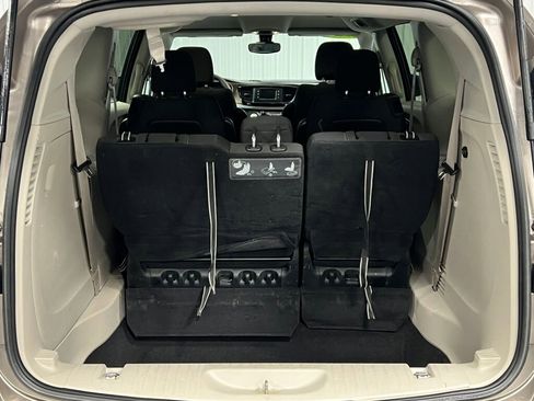 Used 2017 Chrysler Pacifica LX image 8