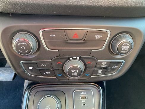 Used 2019 Jeep Compass Limited image 24