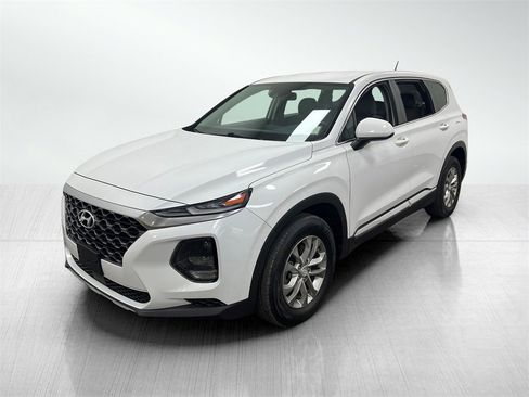 Used 2020 Hyundai Santa Fe SE image 2
