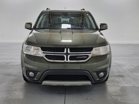 Used 2019 Dodge Journey SE FWD image 3