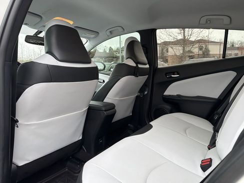 Used 2016 Toyota Prius Four image 13