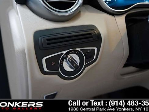 Used 2022 Mercedes-Benz GLC 300 4MATIC image 31