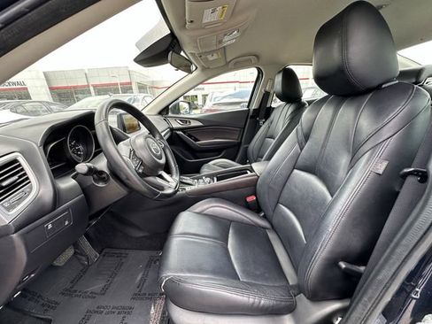 Used 2018 MAZDA MAZDA3 Touring FWD image 26