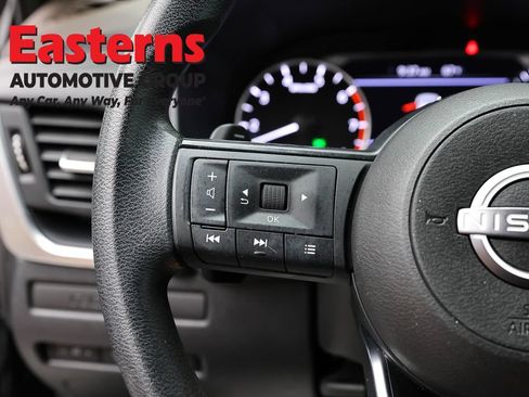 Used 2023 Nissan Rogue S AWD/4WD image 14