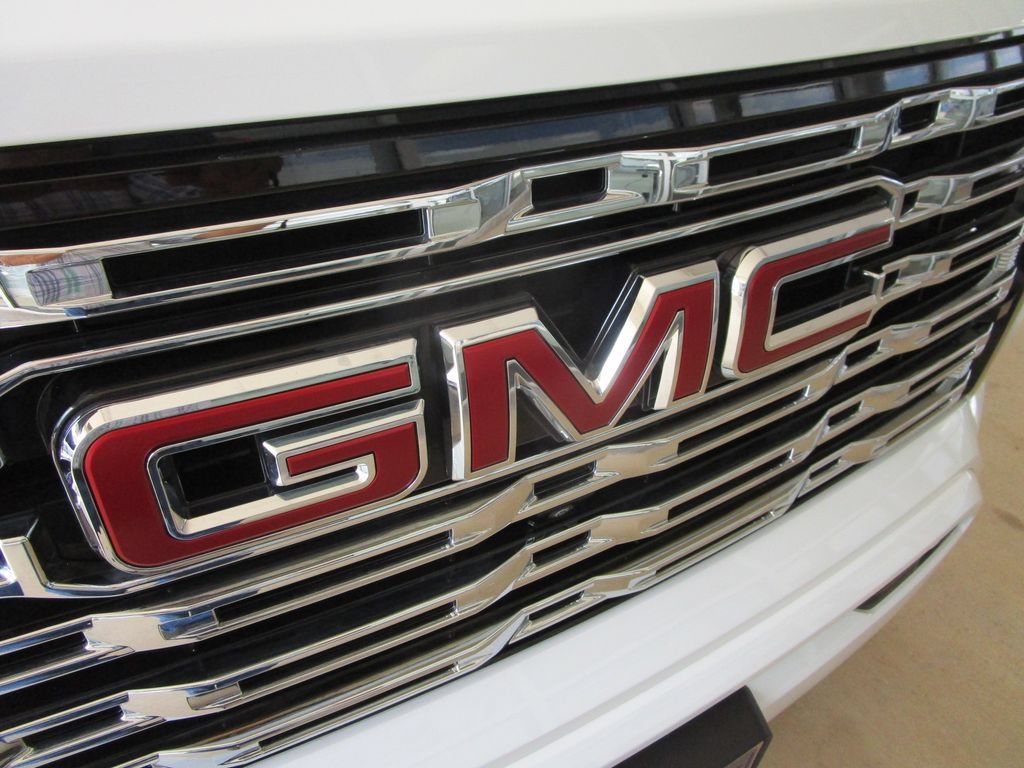 Used 2024 GMC Canyon Denali AWD/4WD image 30