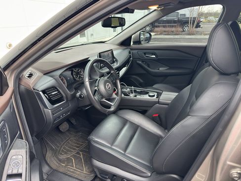 Used 2023 Nissan Rogue SL image 9