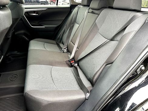 Used 2025 Toyota RAV4 XLE FWD image 16