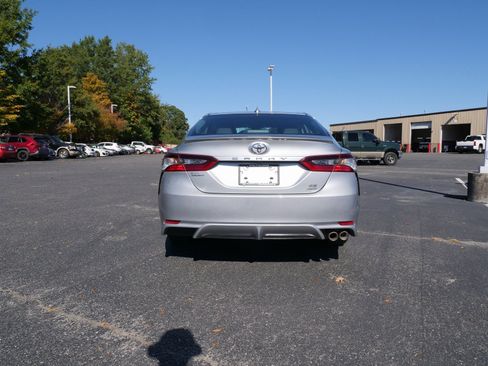 Used 2022 Toyota Camry SE w/ Convenience Package image 5