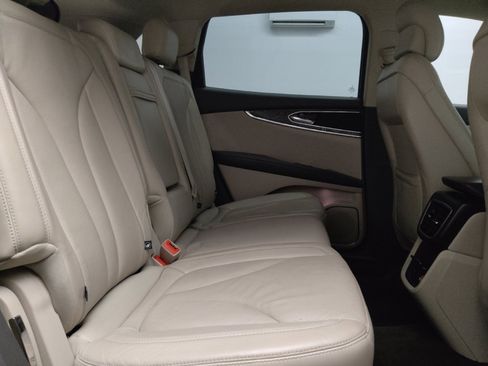 Used 2017 Lincoln MKX Reserve FWD image 19