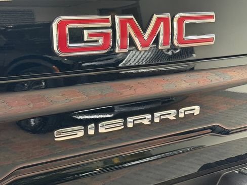 Certified 2025 GMC Sierra 2500 AT4 w/ Technology Package AWD/4WD image 9