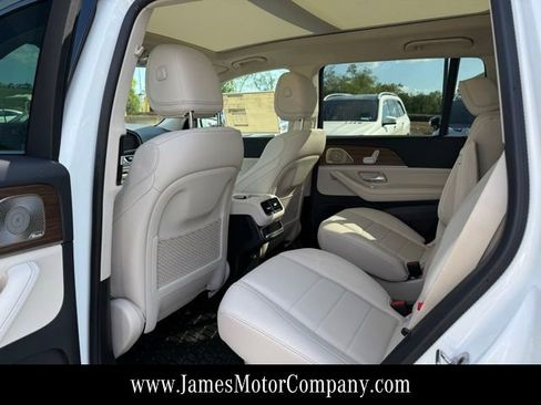 Used 2026 Mercedes-Benz GLS 450 4MATIC image 19
