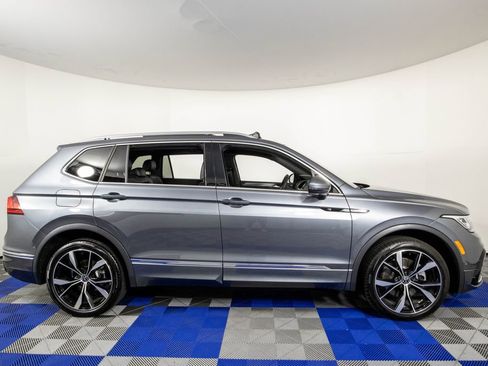 Used 2024 Volkswagen Tiguan SEL R-Line AWD/4WD image 4