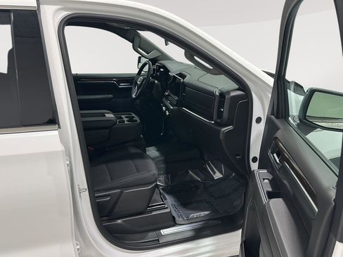 Used 2024 GMC Sierra 1500 SLE image 25
