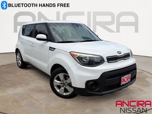 Used 2017 Kia Soul FWD image 1