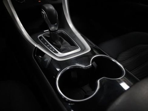 Used 2016 Ford Fusion SE FWD image 27