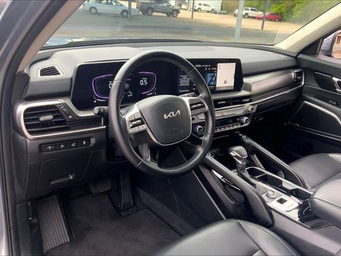 Used 2025 Kia Telluride S image 18
