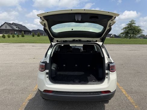 Used 2018 Jeep Compass Sport AWD/4WD image 6