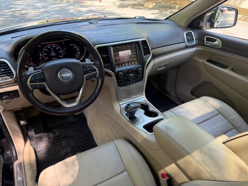 Used 2014 Jeep Grand Cherokee Overland RWD image 9