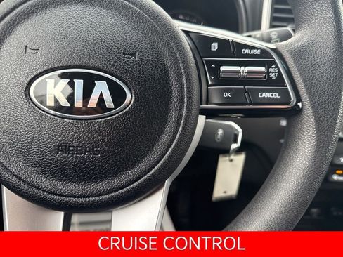 Used 2022 Kia Sportage LX image 4