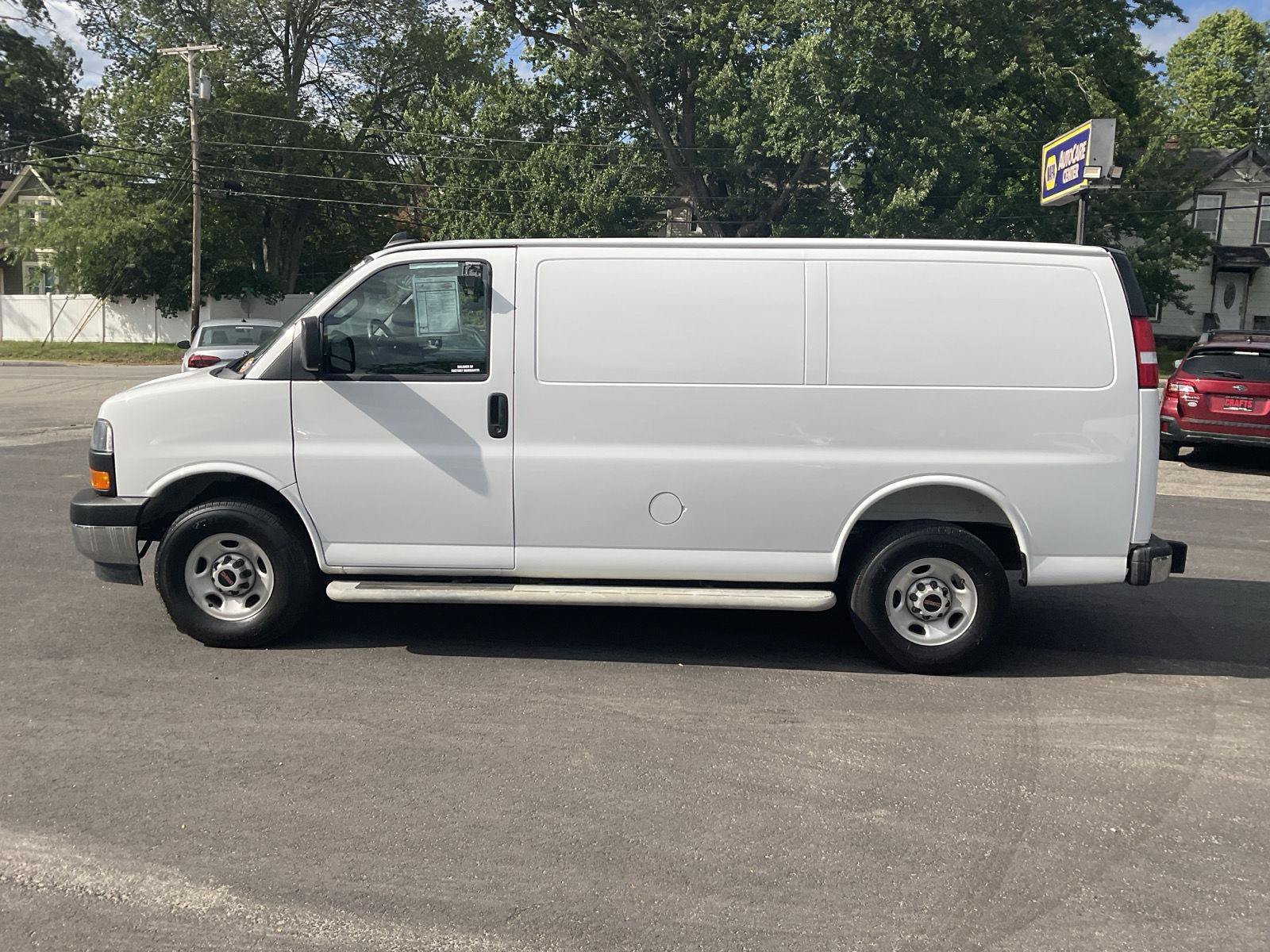 Used 2025 GMC Savana 2500 w/ Driver Convenience Package RWD image 2