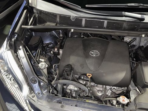 Used 2019 Toyota Sienna XLE image 36