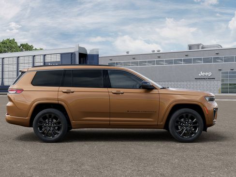 New 2026 Jeep Grand Cherokee L Limited AWD/4WD image 12