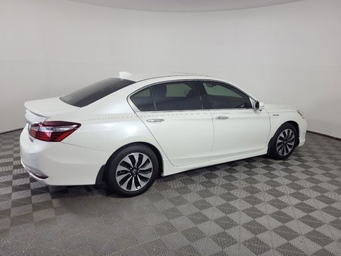 Used 2017 Honda Accord Touring image 10