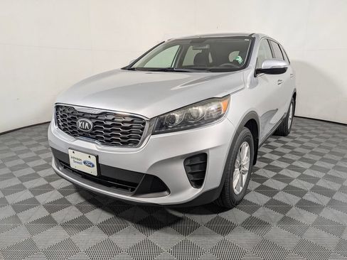 Used 2019 Kia Sorento L FWD image 4