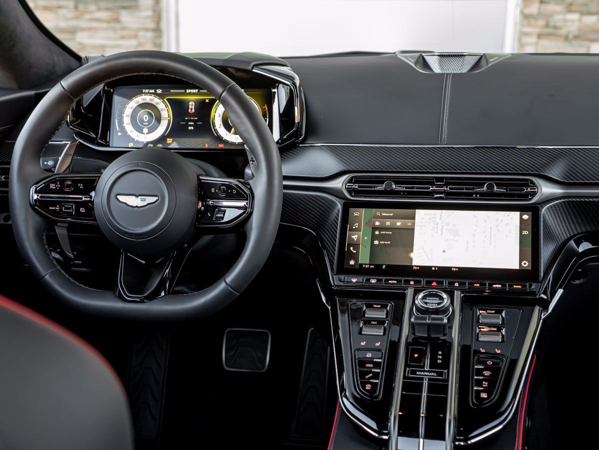 Used 2026 Aston Martin V8 Vantage S RWD image 17