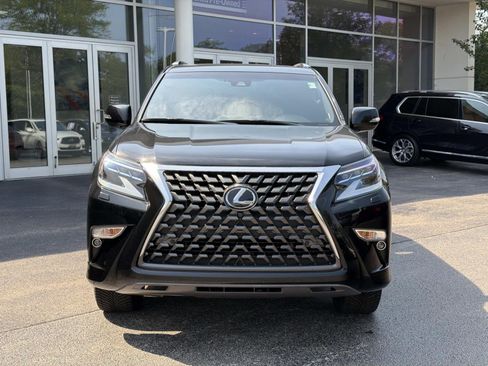 Used 2023 Lexus GX 460 Luxury w/ Accessory Package AWD/4WD image 2