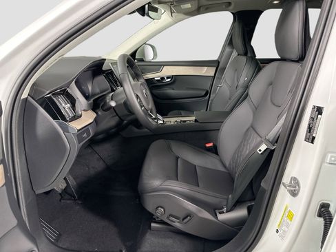 New 2025 Volvo XC90 B6 Core w/ Climate Package image 15