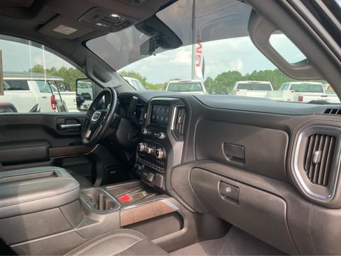 Used 2022 GMC Sierra 2500 Denali w/ Denali Black Diamond Edition AWD/4WD image 25